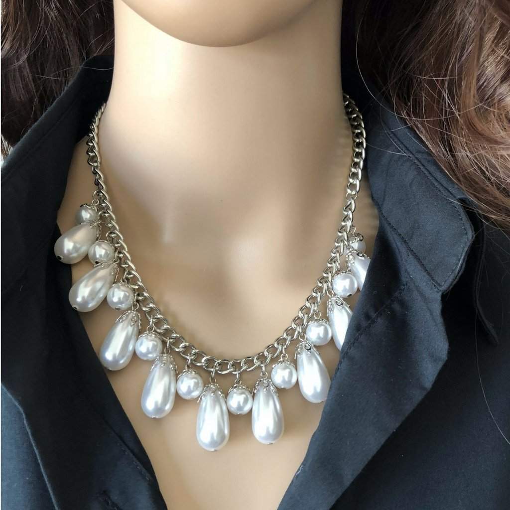 Faux pearl deals statement necklace